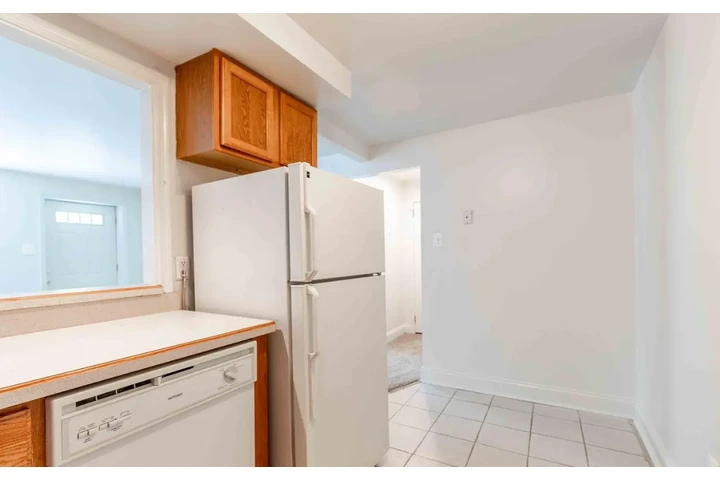 $1100 : Buena Park cama de buen tamaño image 8