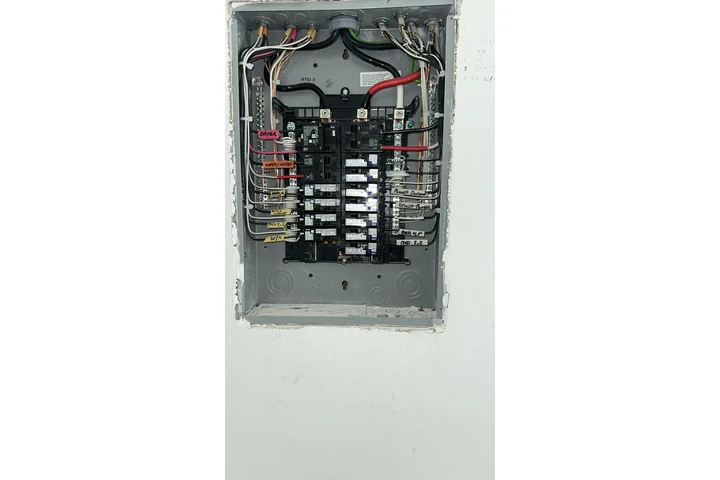 Electricista residencial image 1