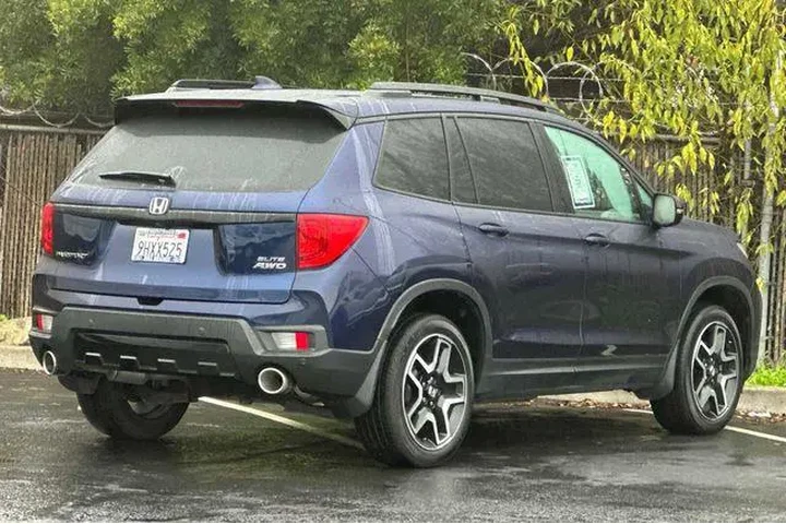 $33875 : Honda Passport 2023 AWD Elit image 3