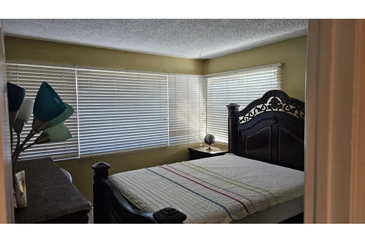 $800 : Se renta recamara en Fullerton image 2