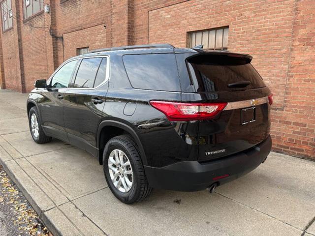 $22000 : 2021 Traverse LT Cloth image 3