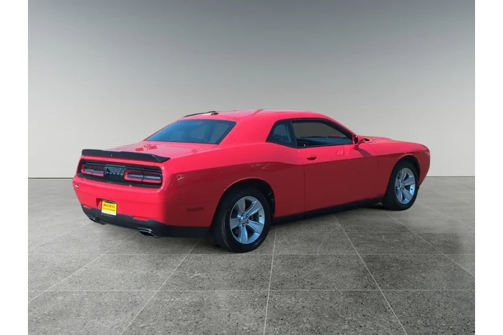 $21500 : Dodge Challenger 2023 SXT 2d image 5