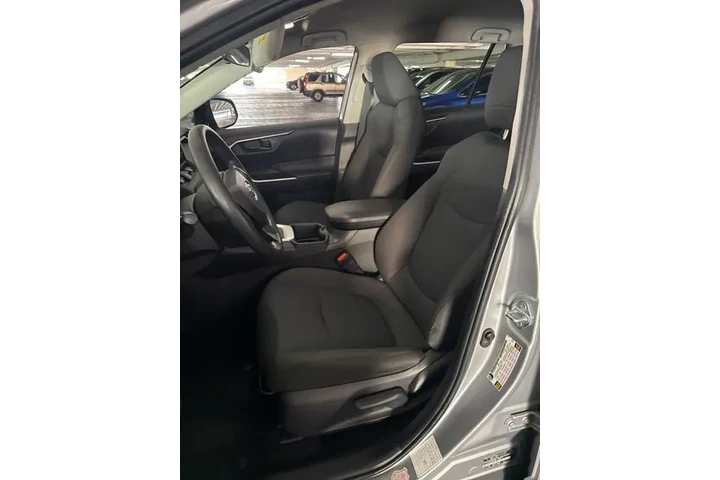 $25990 : Toyota RAV4 2024 AWD LE 4dr image 5