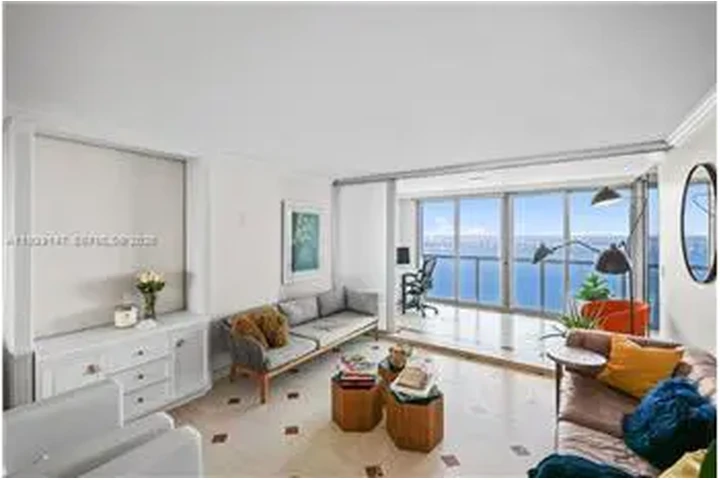 $4900 : Rental property with 2 bedro image 4