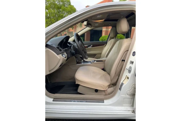 $6000 : 2010 Mercedes-Benz C-Class image 8