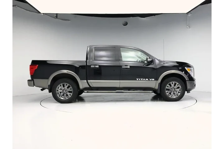 $32998 : Nissan Titan 2018 4x4 Platin image 7