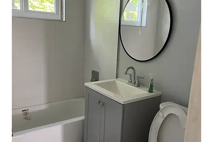 $2500 : Charming HOME IN Miami image 8