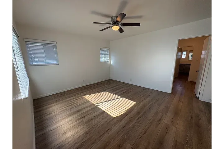 $800 : Remodeled kitchen and bathroom image 3