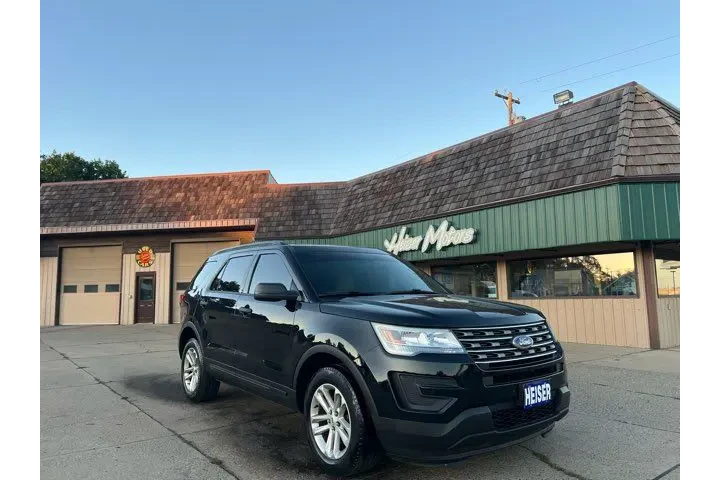 $14995 : 2016 Explorer ONLY 60,000 Mil image 1