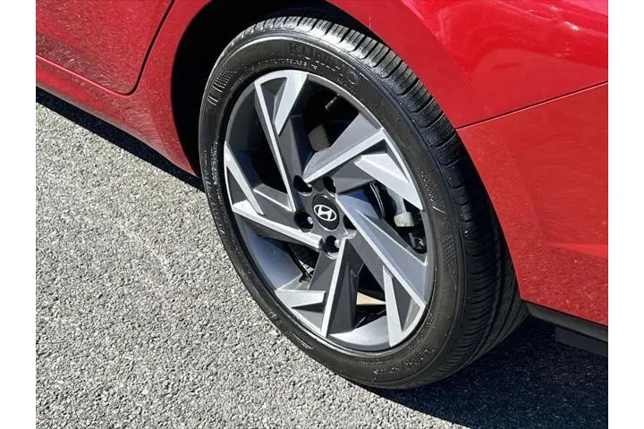 $18788 : Hyundai ELANTRA 2024 SEL 4dr image 9