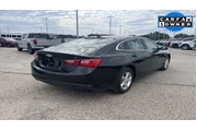 $19959 : Chevrolet Malibu 2024 LT 4dr thumbnail