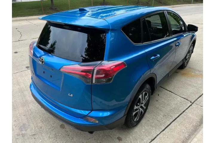 $15997 : 2018 RAV4 LE image 7