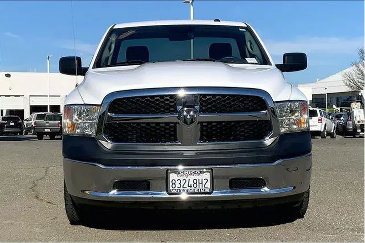 $13985 : Ram 1500 2018 4x2 Express 2d image 3