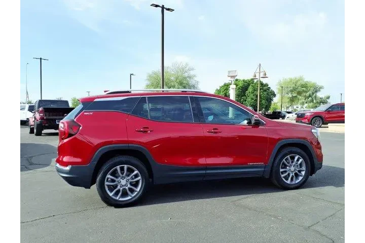 $22161 : GMC Terrain 2023 AWD SLT 4dr image 7