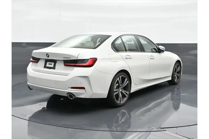 $37748 : BMW 3 Series 2023 330i 4dr S image 5