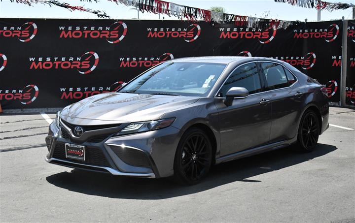 $27968 : Camry XSE image 3