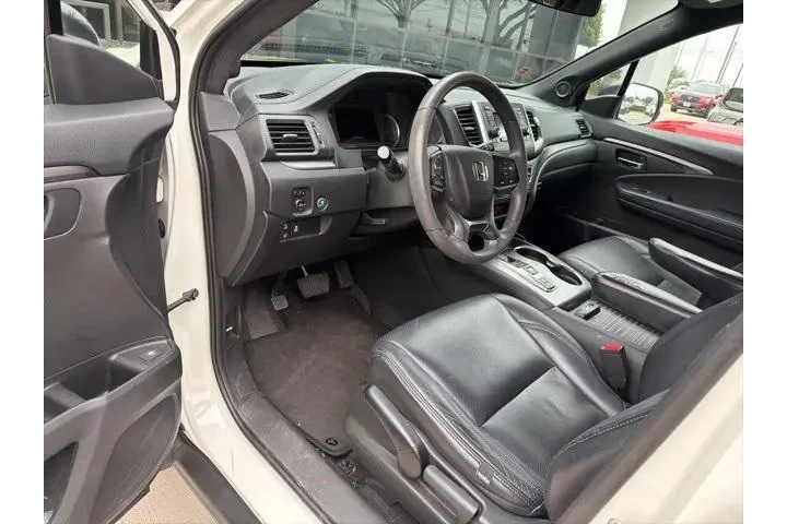 $19991 : Honda Passport 2019 Sport 4d image 5