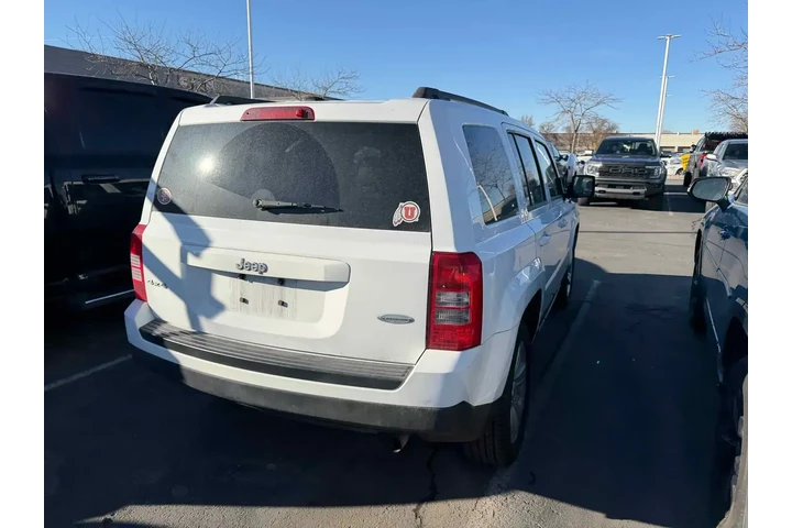 $12064 : Jeep Patriot 2016 4x4 Latitu image 9
