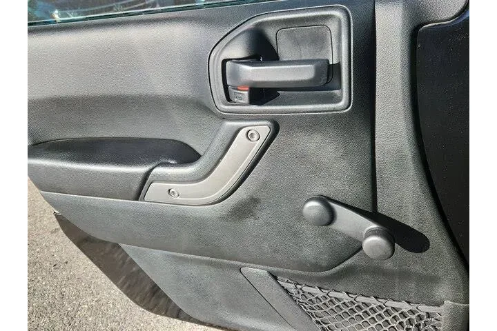 $18995 : Jeep Wrangler 2017 4x4 Sport image 8