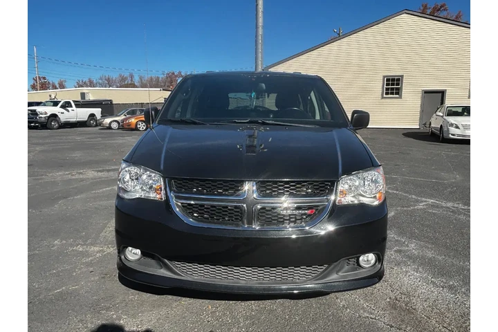 $16995 : 2019 Grand Caravan image 1