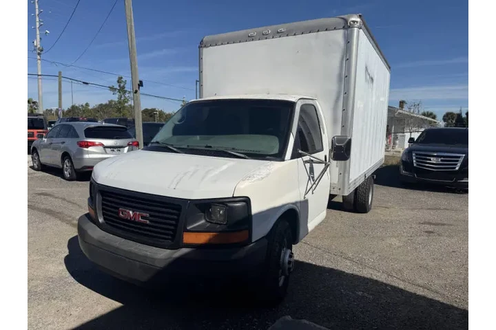 $6497 : 2004 GMC Savana 3500 image 3