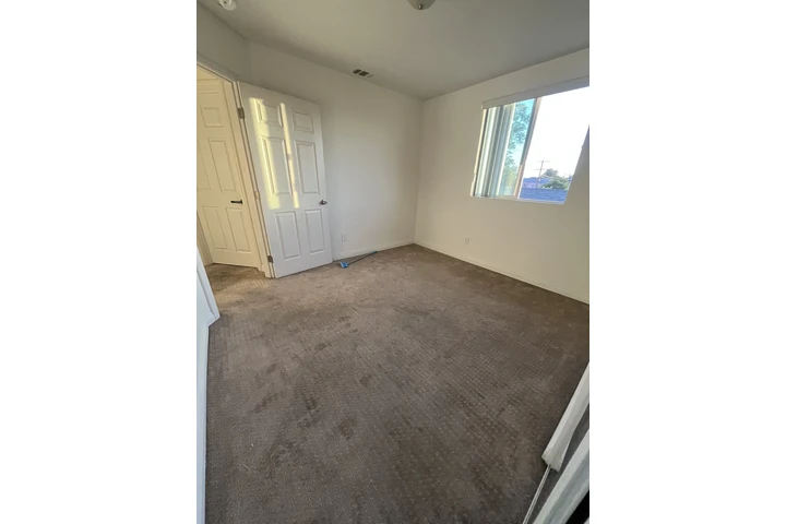 $850 : Rento cuarto image 1