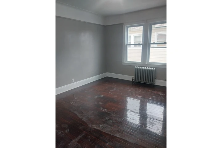 $2700 : Grande en 2fl. / 3br 1bano. / image 5