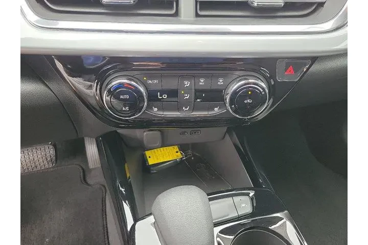 $20530 : Chevrolet Trax 2025 LT 4dr C image 7