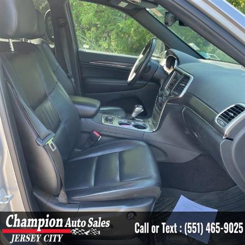 Used 2018 Grand Cherokee Limi image 6