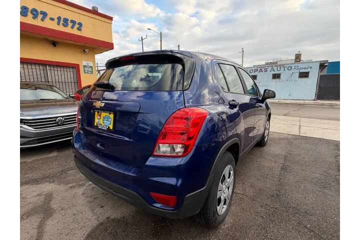 $9395 : 2017 Trax LS image 9