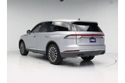 $38998 : Lincoln Aviator 2023 AWD Res thumbnail