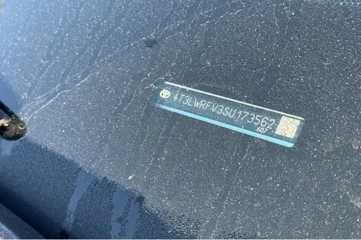 $34991 : Toyota RAV4 Hybrid 2025 AWD image 8