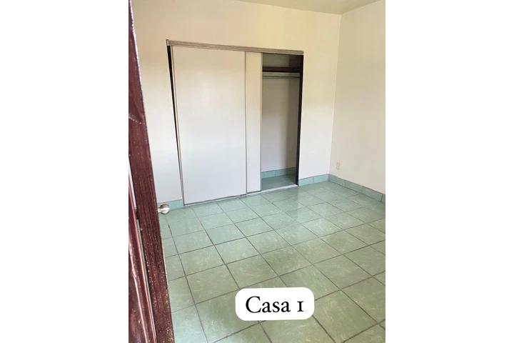 $650 : Casa 2rec 2baños serca garita image 7