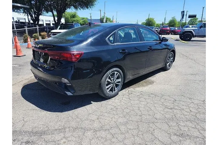 $18496 : Kia Forte 2024 LXS 4dr Sedan image 4