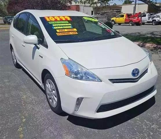 $10999 : 2012 TOYOTA PRIUS V image 2