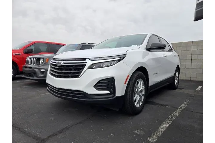 $19892 : Chevrolet Equinox 2023 LS 4d image 2