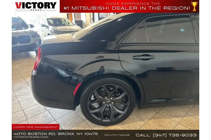 $17865 : Chrysler 300 2022 S V6 4dr S image 10