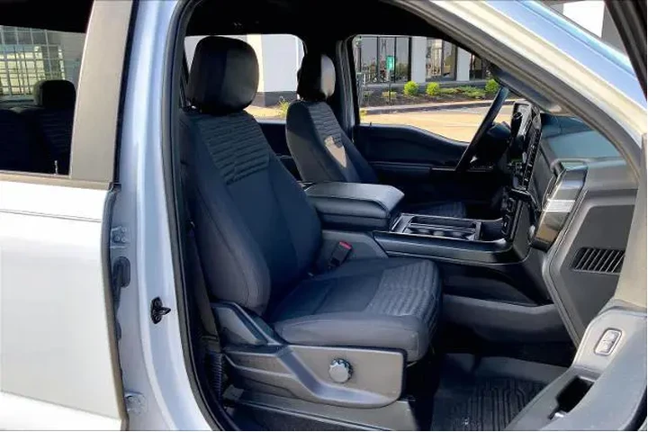 $32288 : Ford F-150 2021 4x4 XL 4dr S image 8