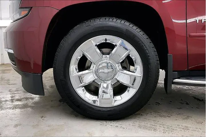 $27490 : Chevrolet Tahoe 2018 4x4 Pre image 10