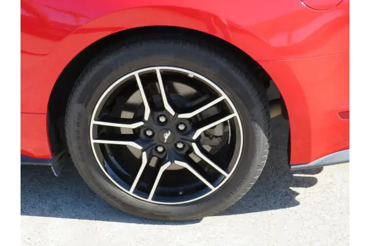 $25991 : Ford Mustang 2018 GT 2dr Fas image 5