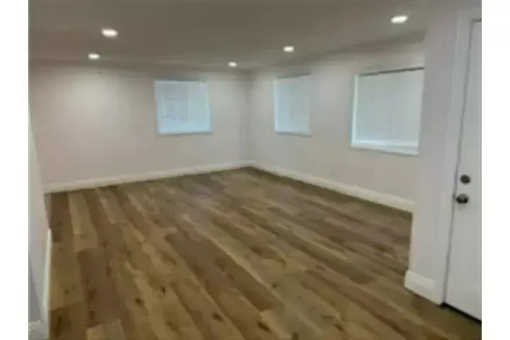 CASA DUPLEX L.A/90003 EN RENTA image 9