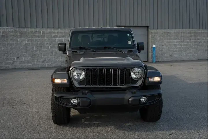 $39999 : Jeep Gladiator 2024 4x4 Spor image 2