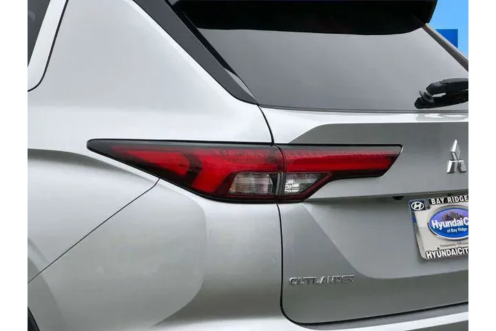 $20174 : Mitsubishi Outlander 2023 AW image 10