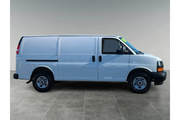 $32257 : GMC Savana 2023 2500 3dr Car image 6