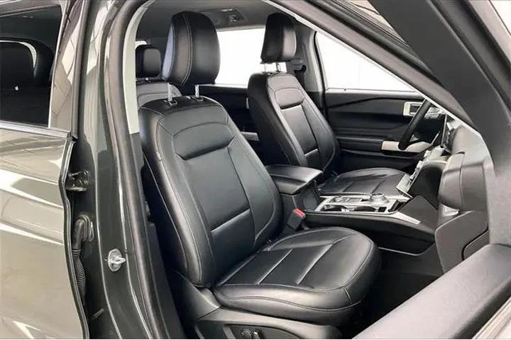 $32990 : Ford Explorer 2023 AWD XLT 4 image 7