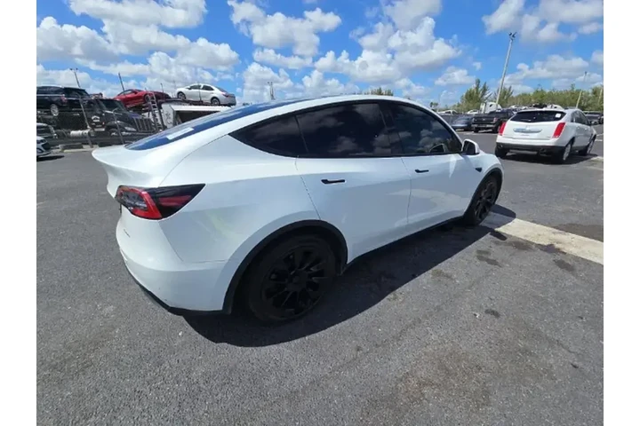 $23490 : Tesla Model Y 2023 AWD 4dr C image 4