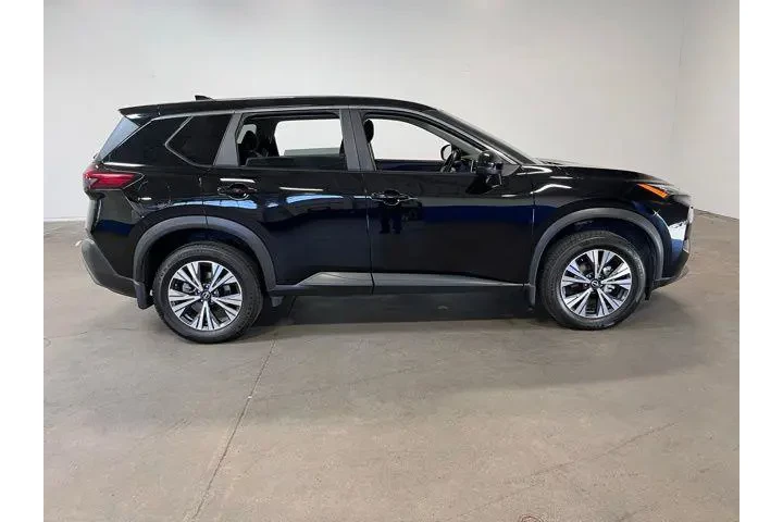 $22734 : Nissan Rogue 2022 AWD SV 4dr image 2