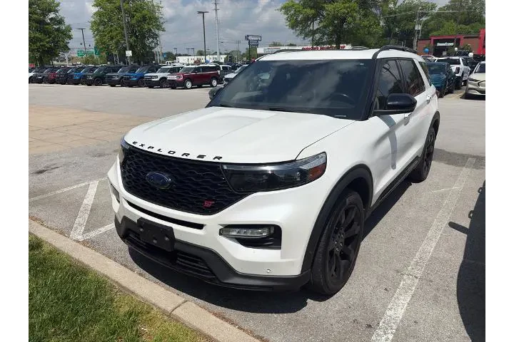 $30750 : Ford Explorer 2020 AWD ST 4d image 2