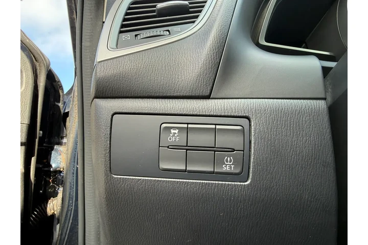 $9999 : Mazda Mazda3 2017 Sport 4dr image 10