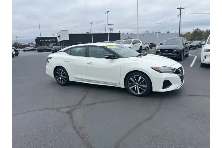 $23980 : Nissan Maxima 2023 3.5 SV 4d image 2